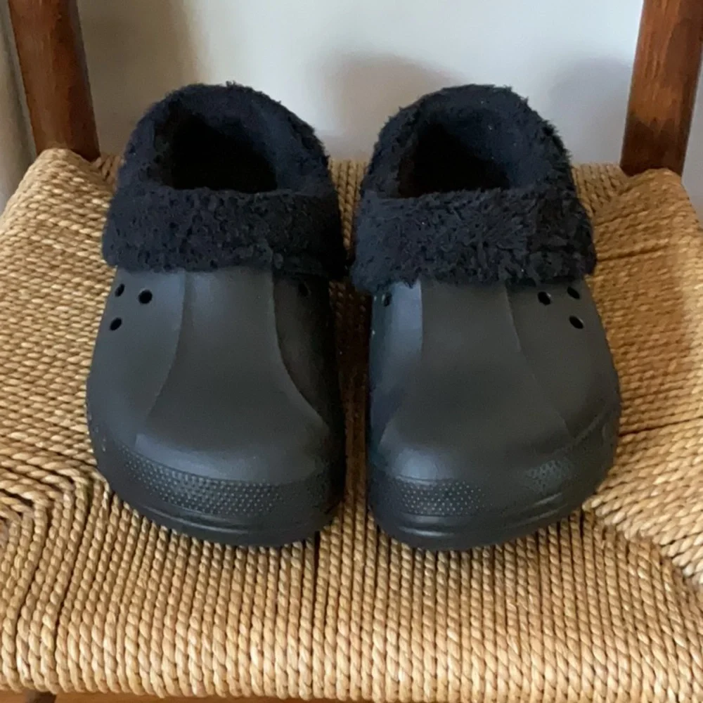 CROCS, Fleece lined. Womens 9 / Mens 7. - Picture 6 of 6